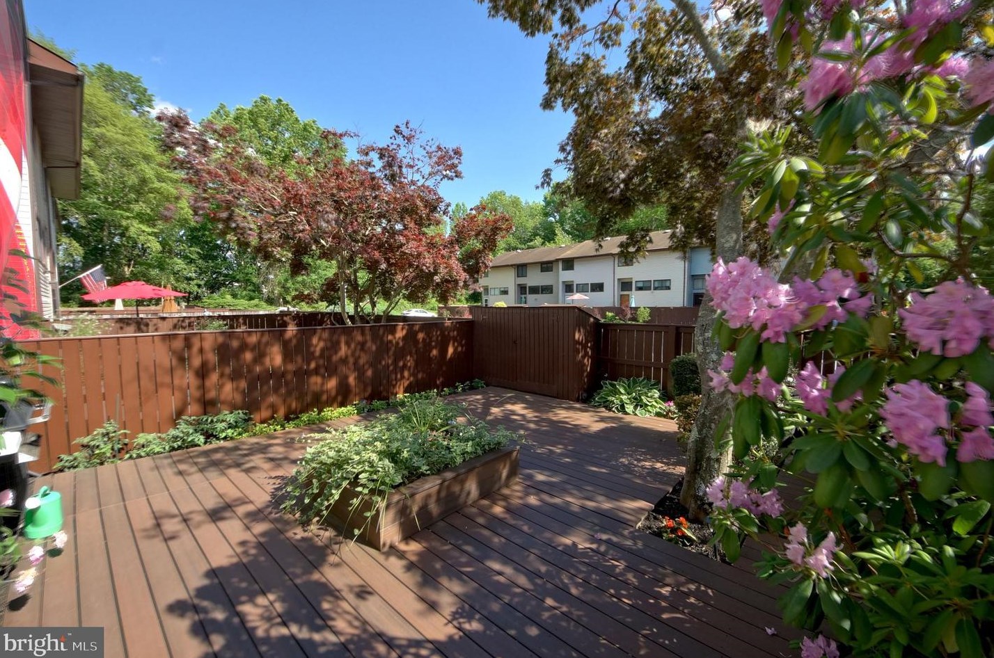 159 Henderson Pl, East Windsor NJ  08520-5708 exterior