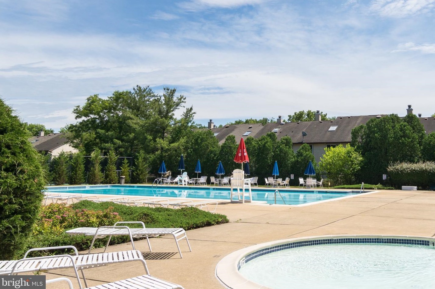 69 Thoreau Dr, Plainsboro NJ 08536-3034 exterior