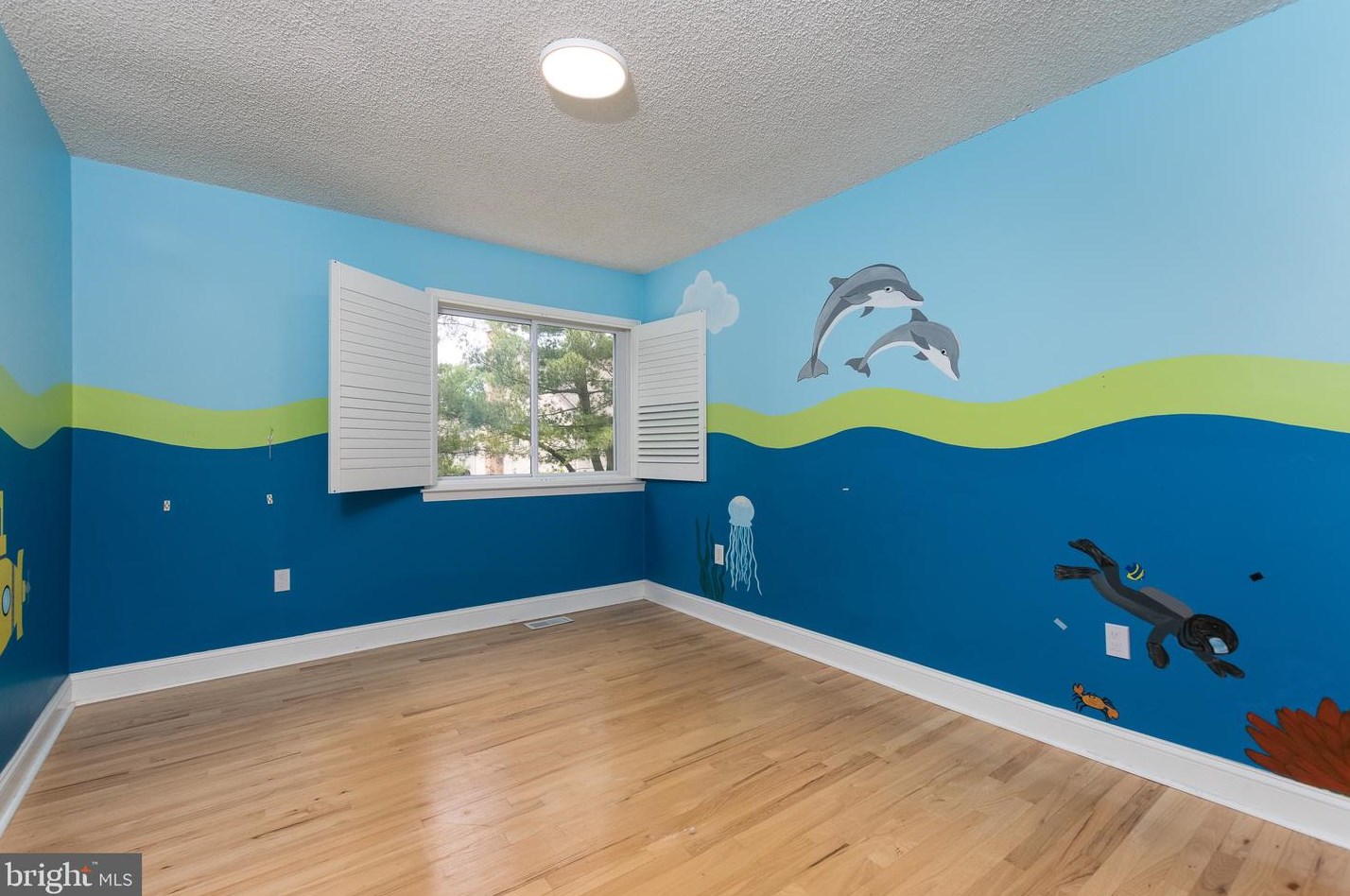 69 Thoreau Dr, Plainsboro NJ 08536-3034 exterior