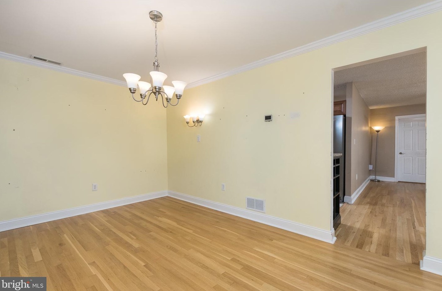 69 Thoreau Dr, Plainsboro NJ 08536-3034 exterior