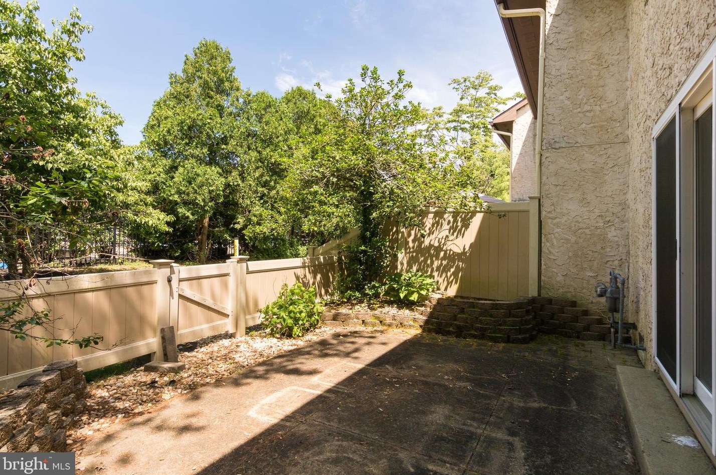 69 Thoreau Dr, Plainsboro NJ 08536-3034 exterior