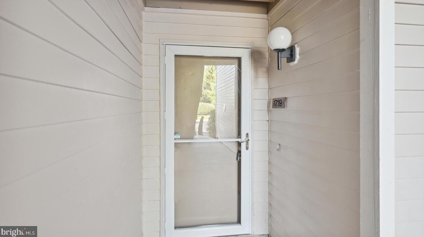 1719 Aspen Dr, Plainsboro NJ  08536-3618 exterior