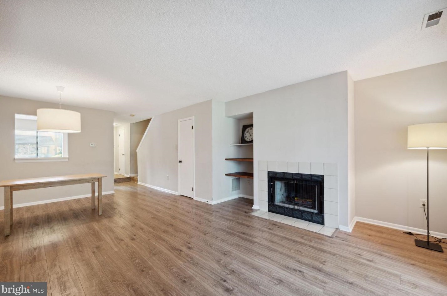 199 Hampshire Dr, Plainsboro NJ  08536-4343 exterior