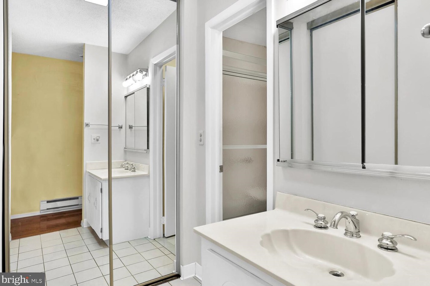 369 Metuchen Dr, Monroe Twp NJ exterior