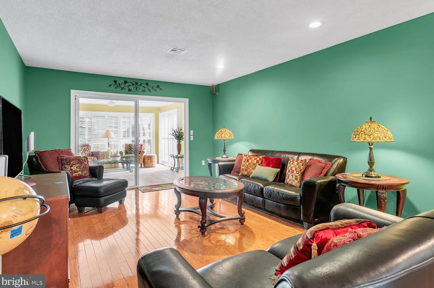 369 Metuchen Dr, Monroe Twp NJ exterior