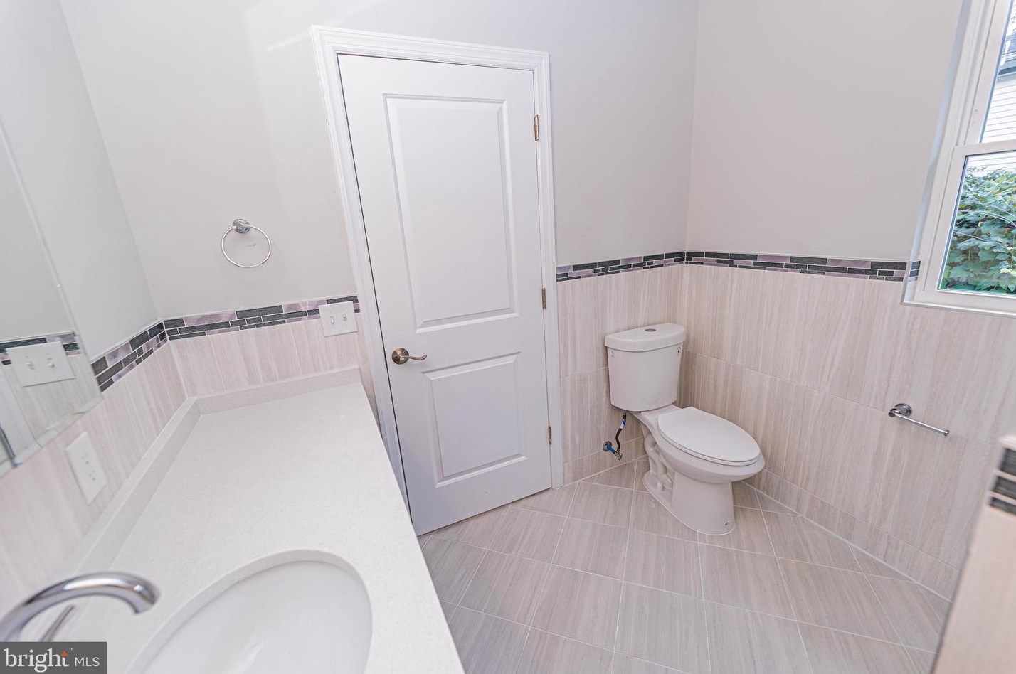 7 Sheridan St, Monroe Twp NJ  08831-1212 exterior