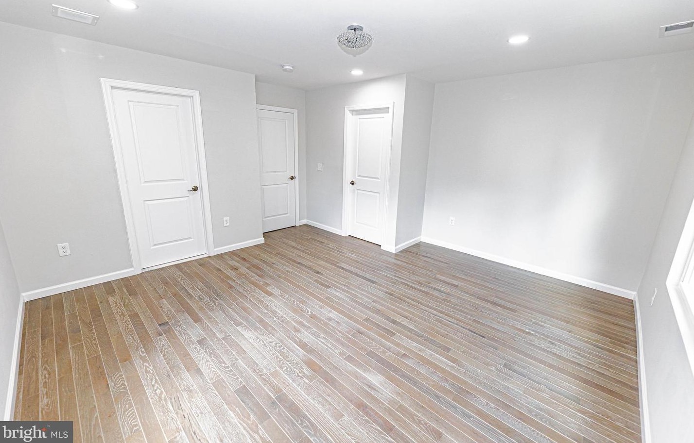 7 Sheridan St, Monroe Twp NJ  08831-1212 exterior