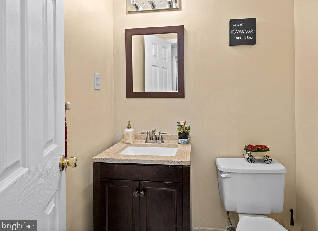 43 Thoreau Dr, Plainsboro NJ  08536-3020 exterior