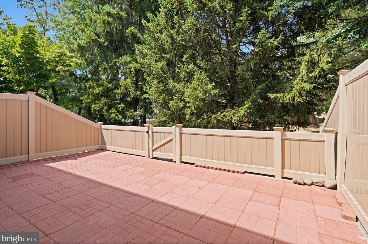 43 Thoreau Dr, Plainsboro NJ  08536-3020 exterior