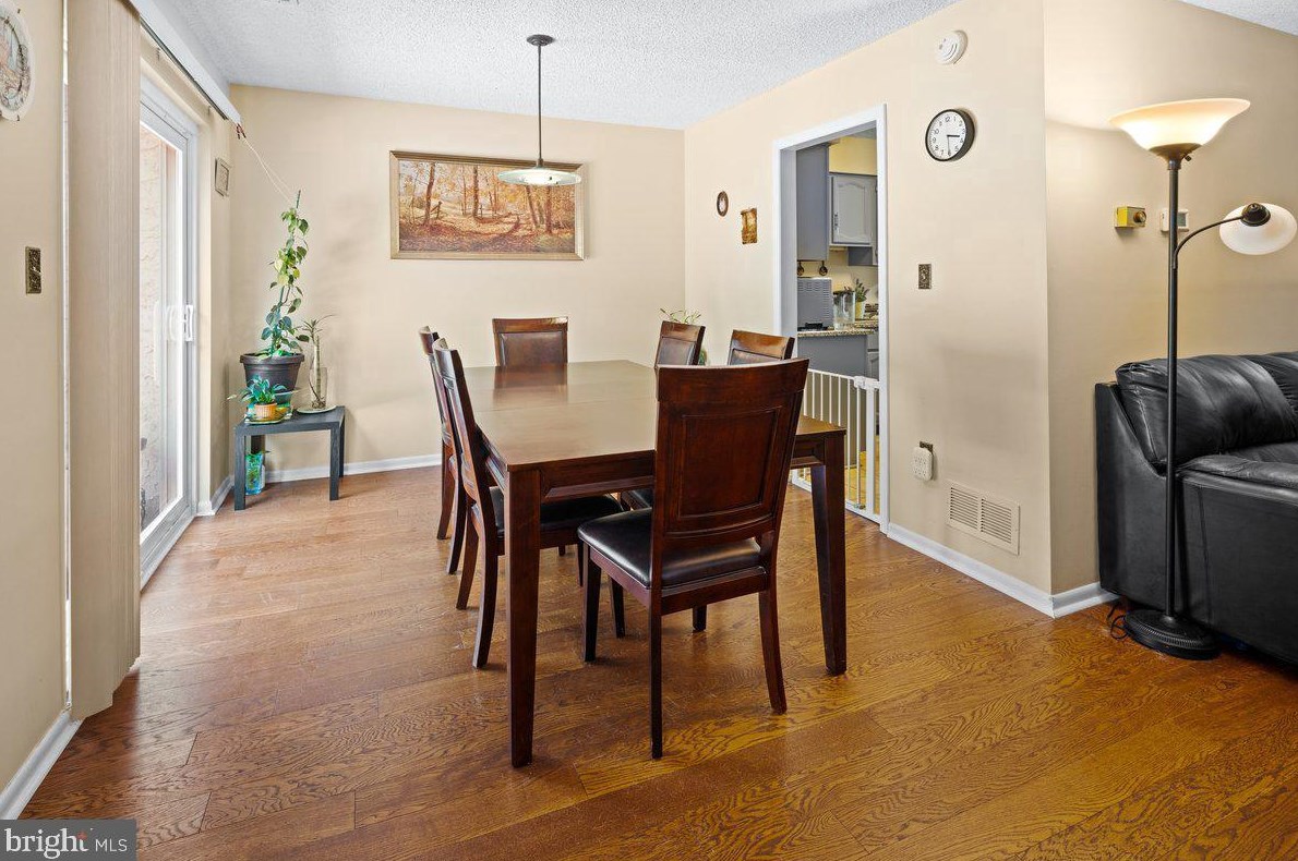 43 Thoreau Dr, Plainsboro NJ  08536-3020 exterior