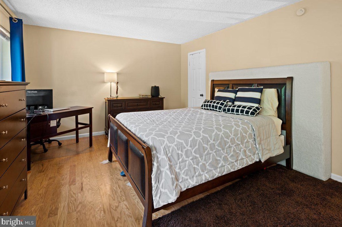 43 Thoreau Dr, Plainsboro NJ  08536-3020 exterior