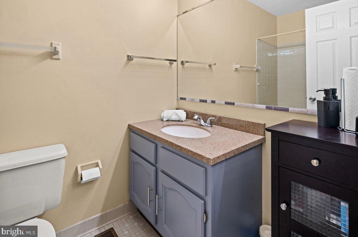 43 Thoreau Dr, Plainsboro NJ  08536-3020 exterior