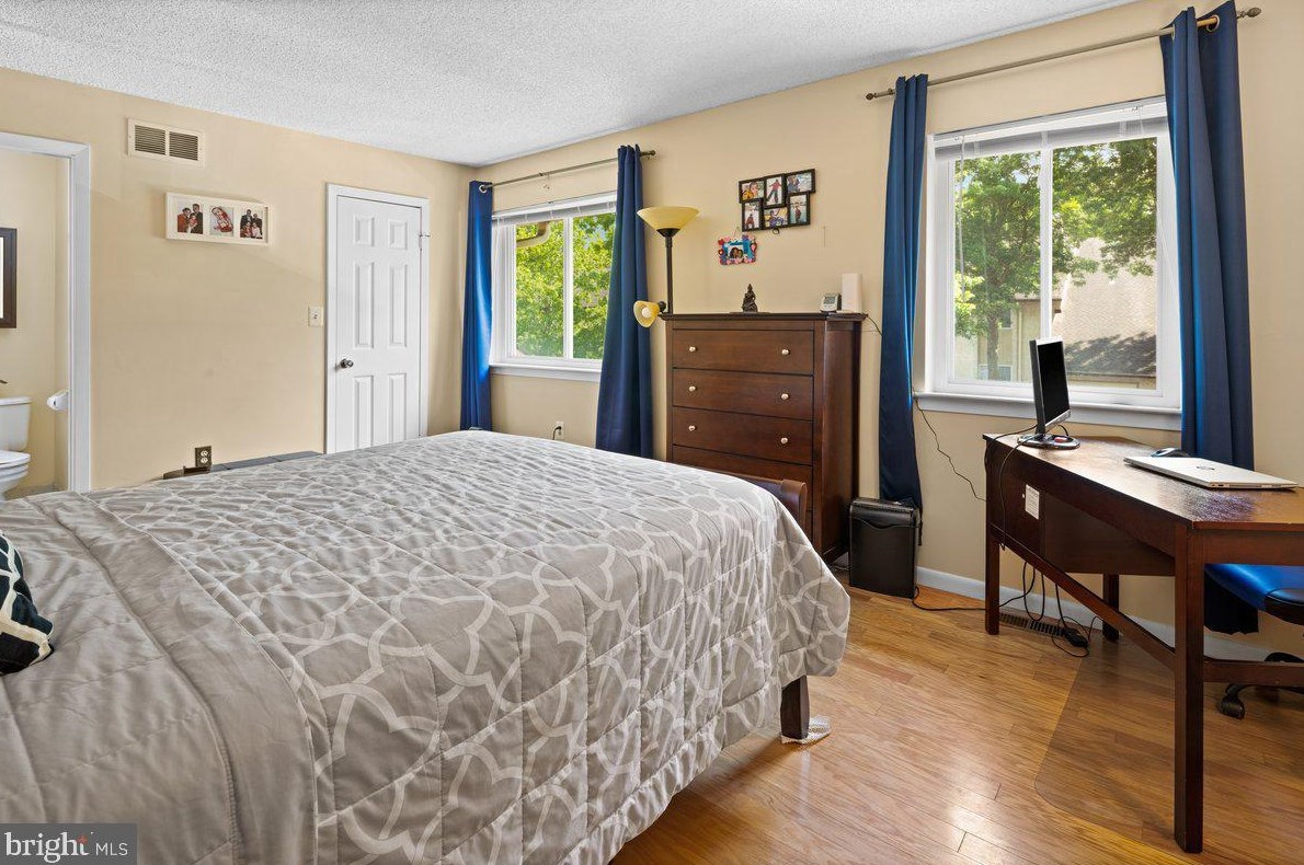 43 Thoreau Dr, Plainsboro NJ  08536-3020 exterior