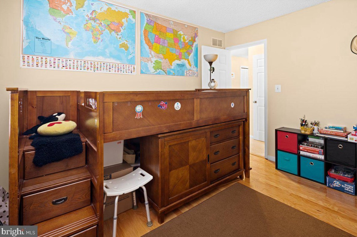 43 Thoreau Dr, Plainsboro NJ  08536-3020 exterior