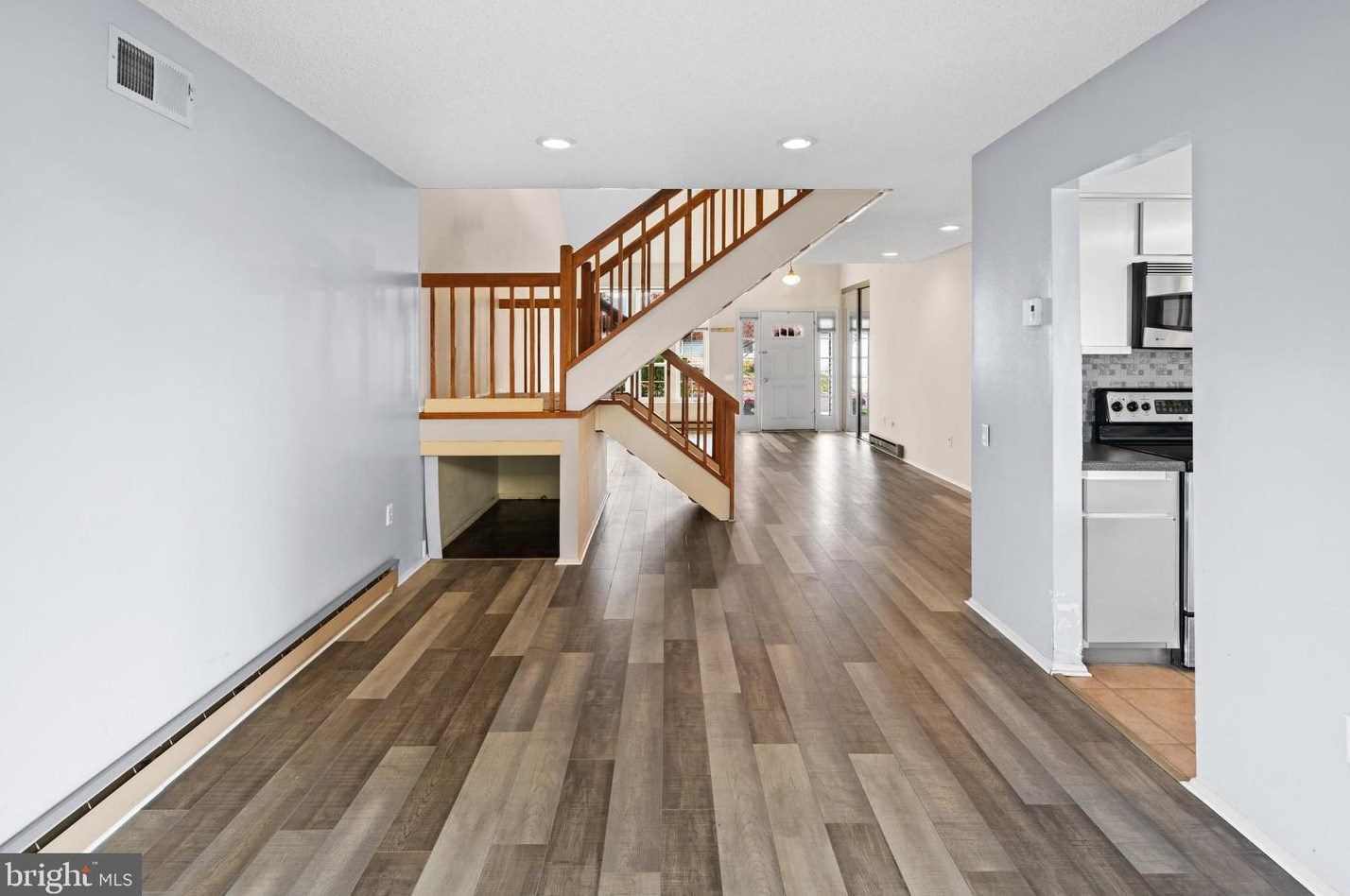 432 Andover Dr, Monroe Twp NJ 08831-7612 exterior