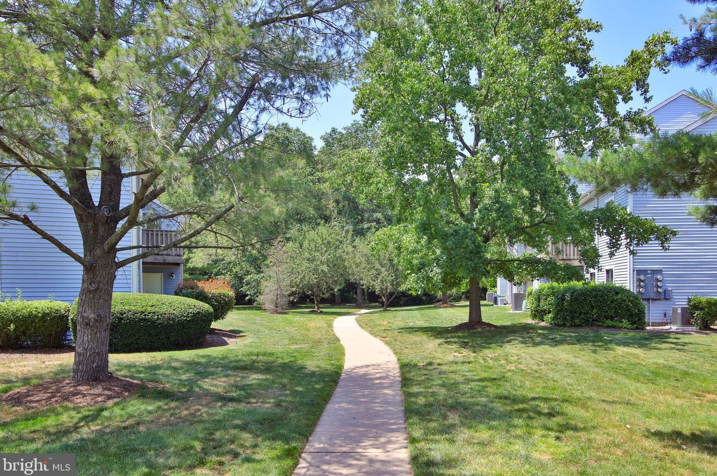 1506 Aspen Dr, Plainsboro NJ  08536-3616 exterior