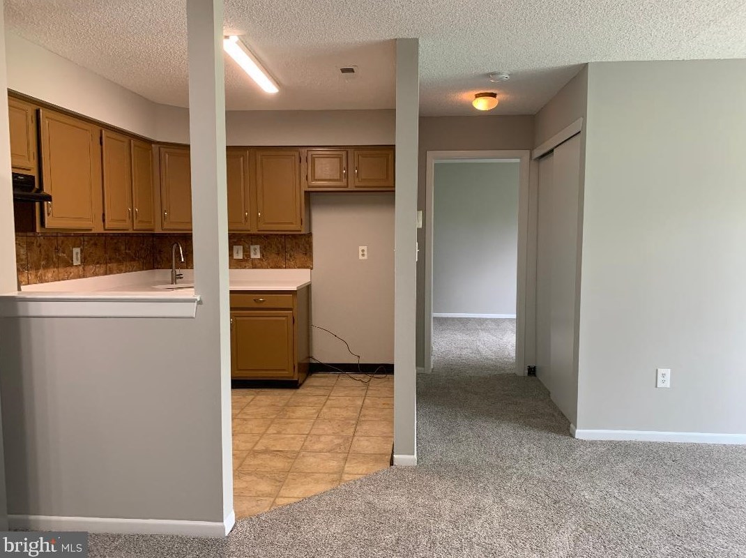 8111 Tamarron Dr, Plainsboro NJ  08536-4340 exterior