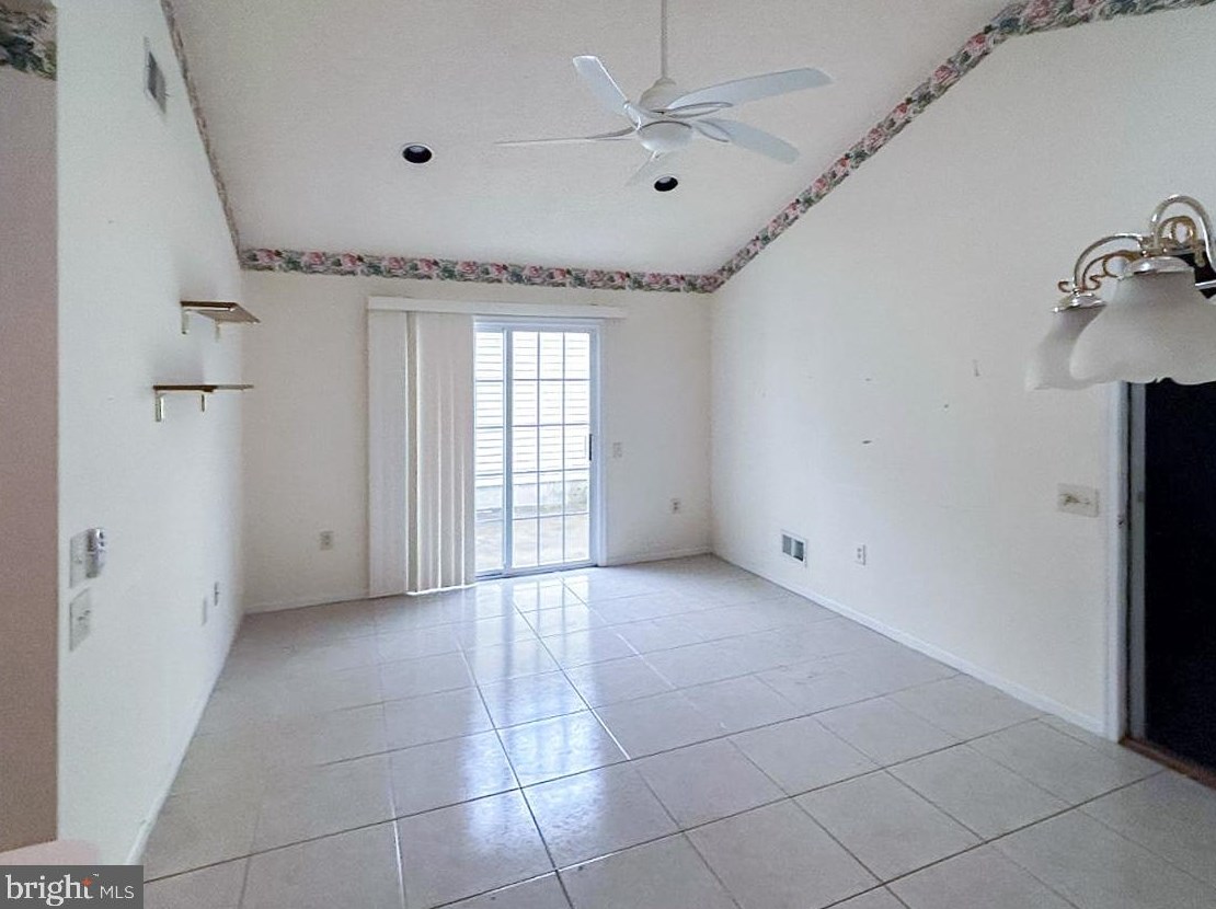 193 Tanager Dr, Monroe Twp NJ exterior