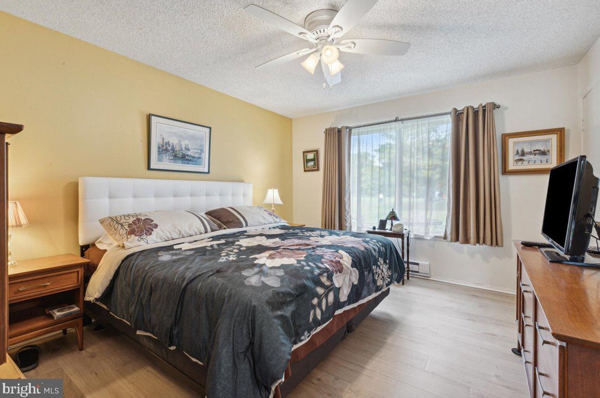 420 Andover Dr, Monroe Twp NJ 08831-7612 exterior