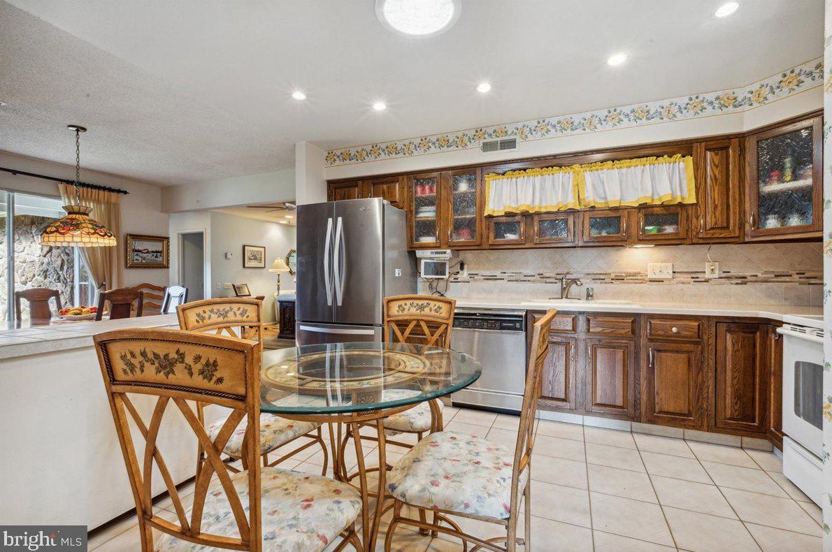 420 Andover Dr, Monroe Twp NJ 08831-7612 exterior