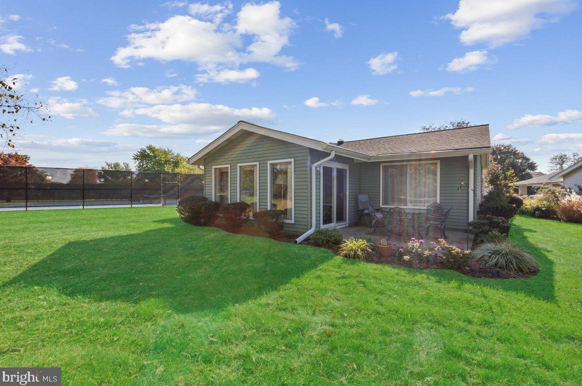 420 Andover Dr, Monroe Twp NJ 08831-7612 exterior