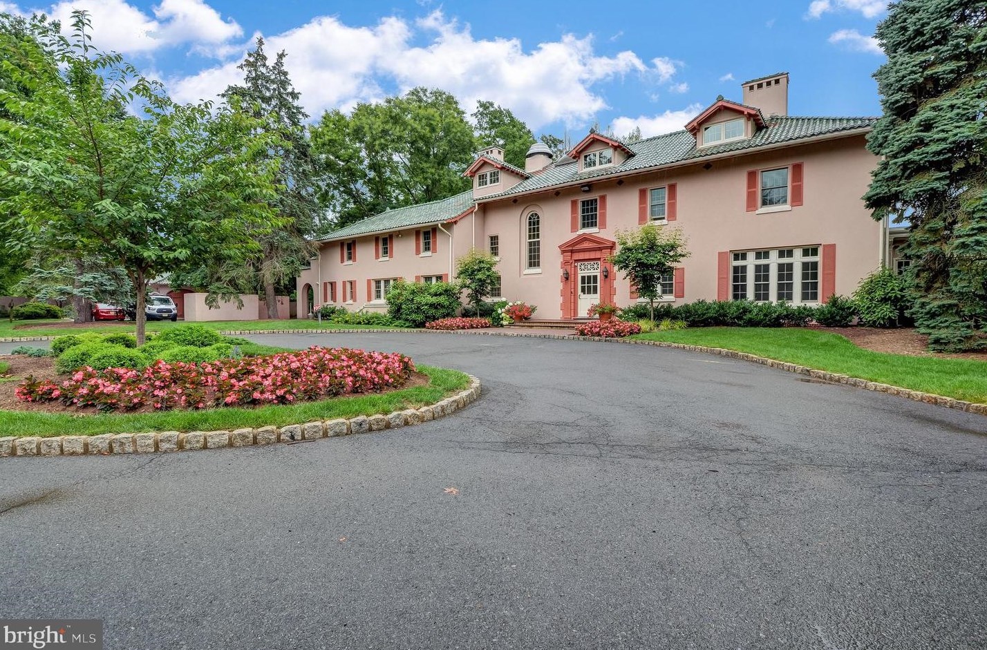 423 Sayre Dr, Princeton NJ  08540-5853 exterior