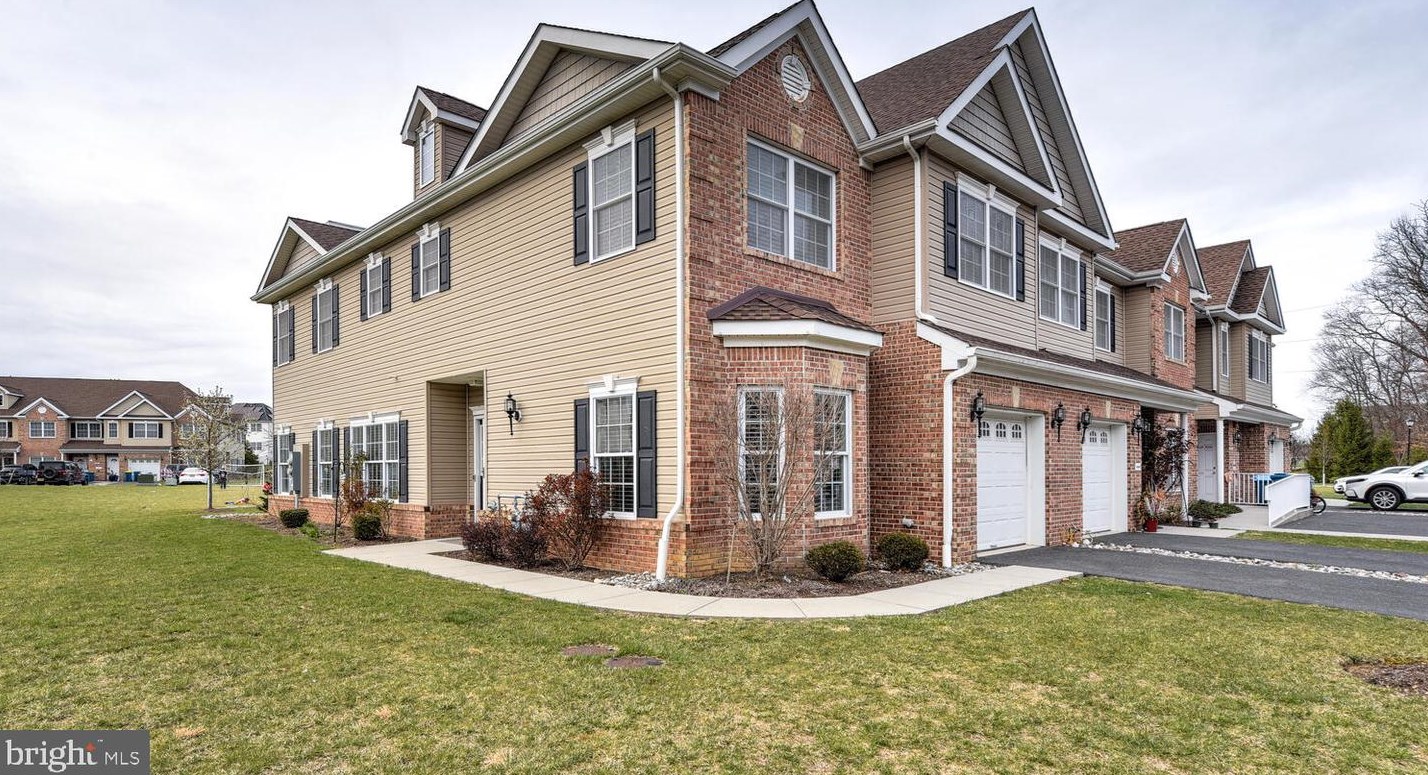 113 Morgan Way, Monroe Twp NJ 08831-4101 exterior