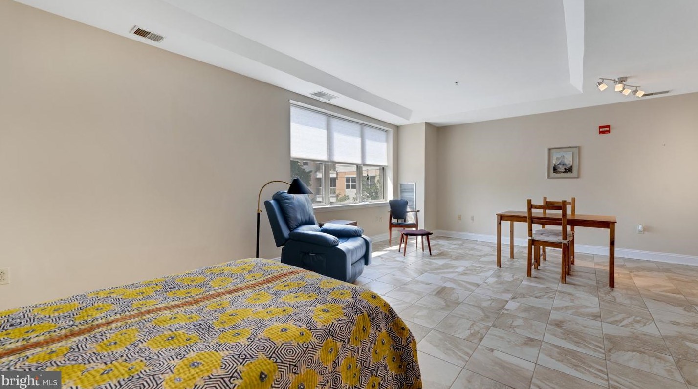 2304 Windrow Dr, Princeton NJ 08540-5020 exterior