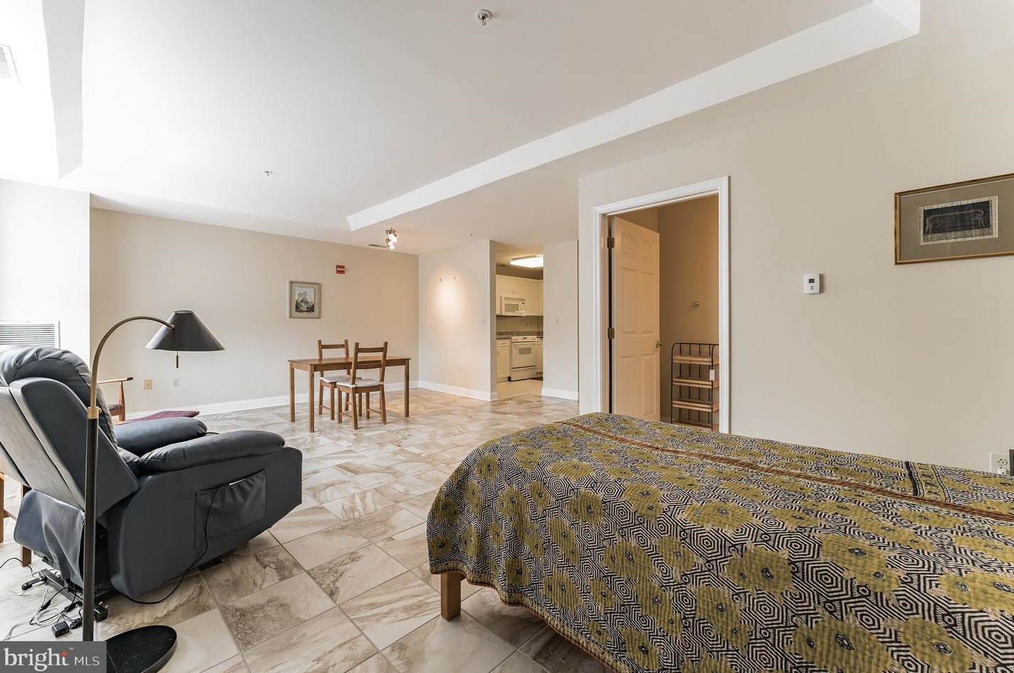 2304 Windrow Dr, Princeton NJ 08540-5020 exterior