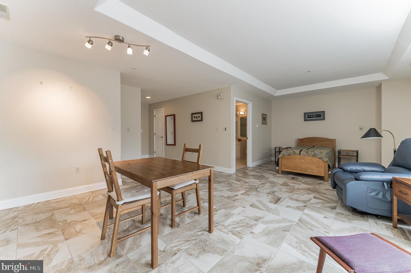 2304 Windrow Dr, Princeton NJ 08540-5020 exterior