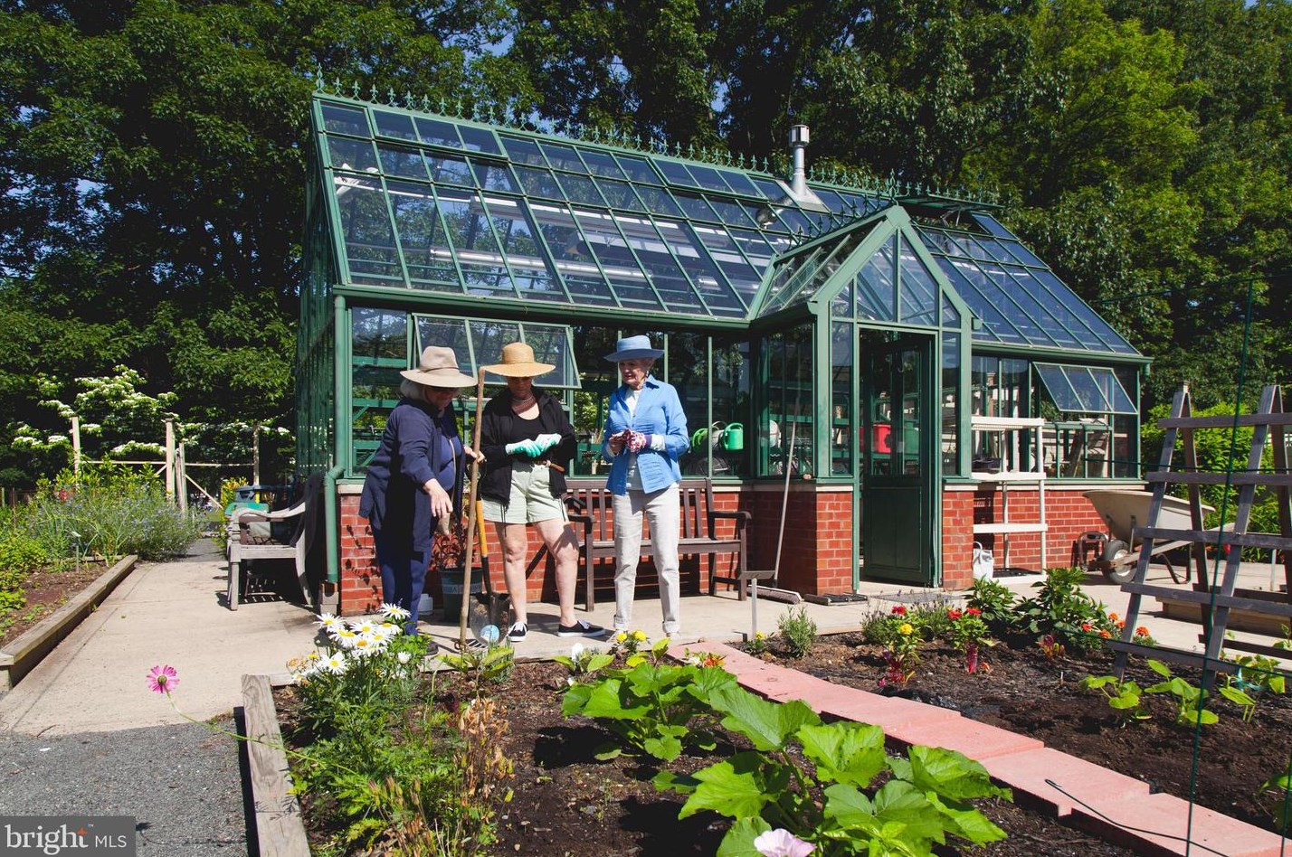 2304 Windrow Dr, Princeton NJ 08540-5020 exterior