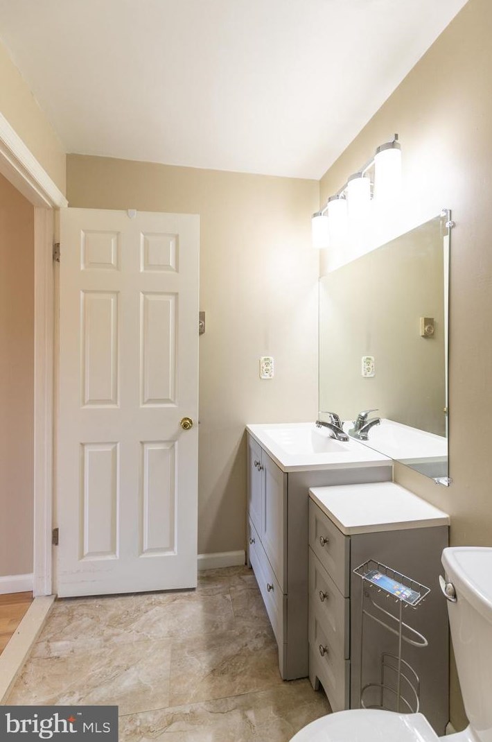 43 Catalpa Plz, Monroe Twp NJ  08831-5017 exterior