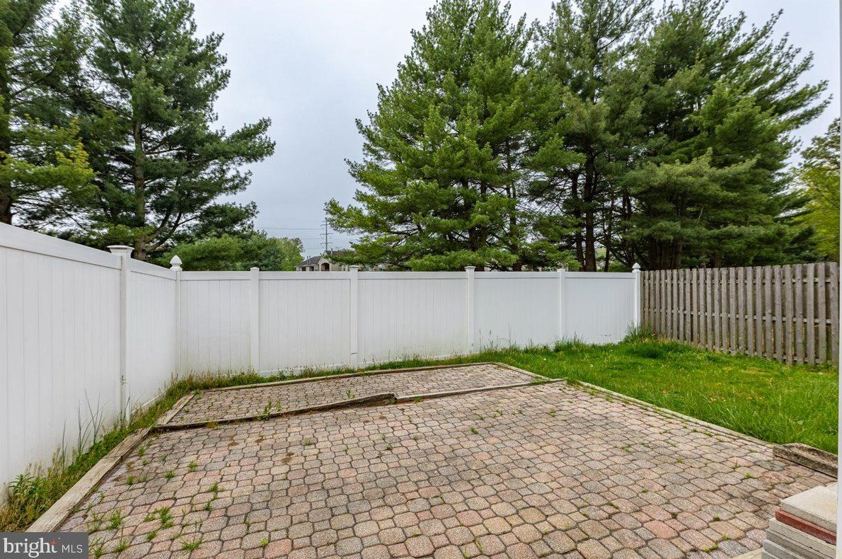 12 Miriam Ct, South Brunswick NJ 08810-1328 exterior