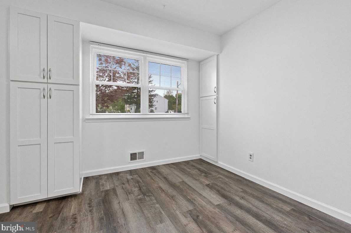 12 Miriam Ct, South Brunswick NJ 08810-1328 exterior