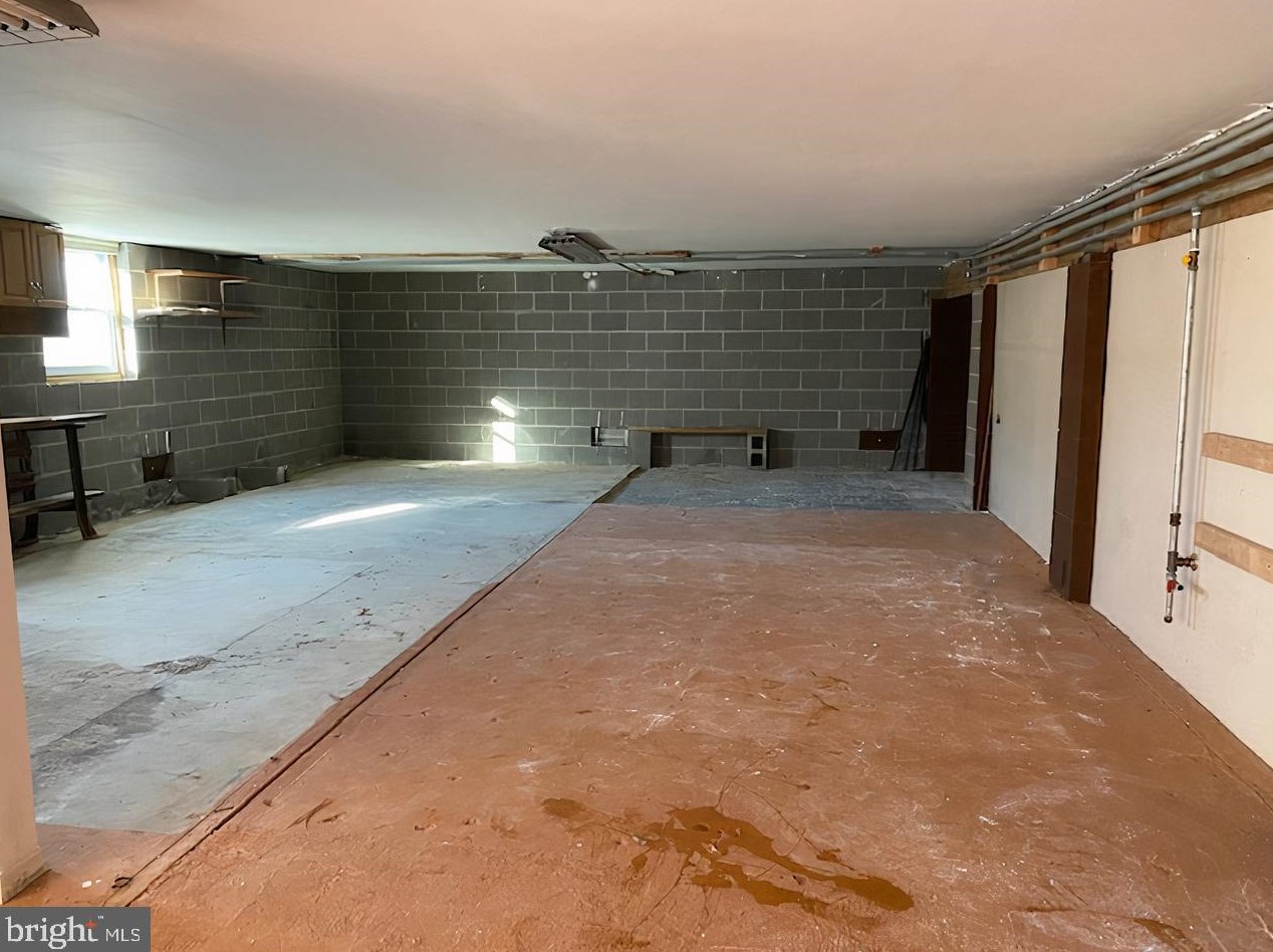 1064 Radio Rd, Tuckerton NJ  08087-1517 exterior