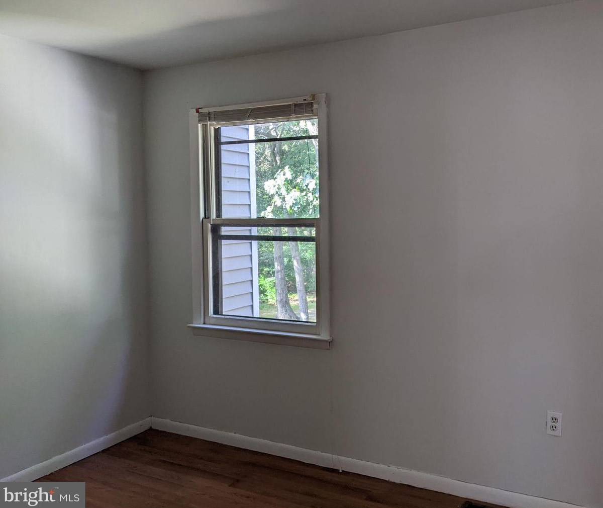 87 Scotch Pne Dr, Tuckerton NJ 08087-1859 exterior