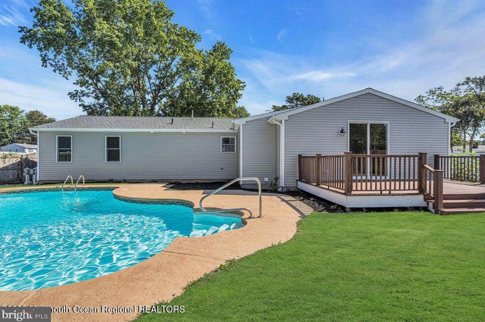 801 Middlesex St, Toms River NJ 08757-2521 exterior