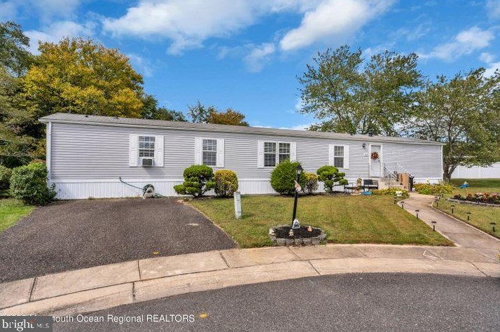 916 Peaceful Way, Toms River NJ  08755-1194 exterior