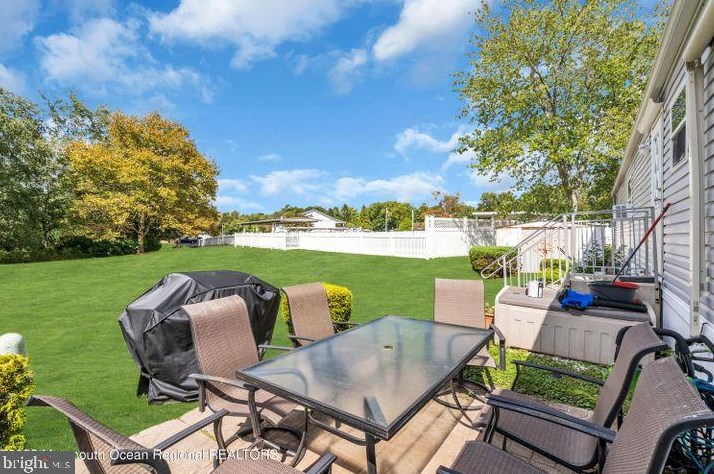 916 Peaceful Way, Toms River NJ  08755-1194 exterior