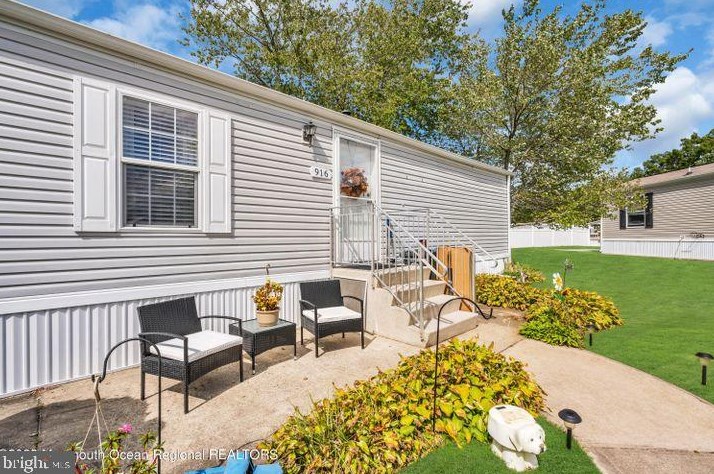 916 Peaceful Way, Toms River NJ  08755-1194 exterior