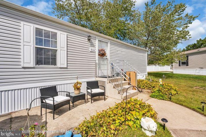 916 Peaceful Way, Toms River NJ  08755-1194 exterior
