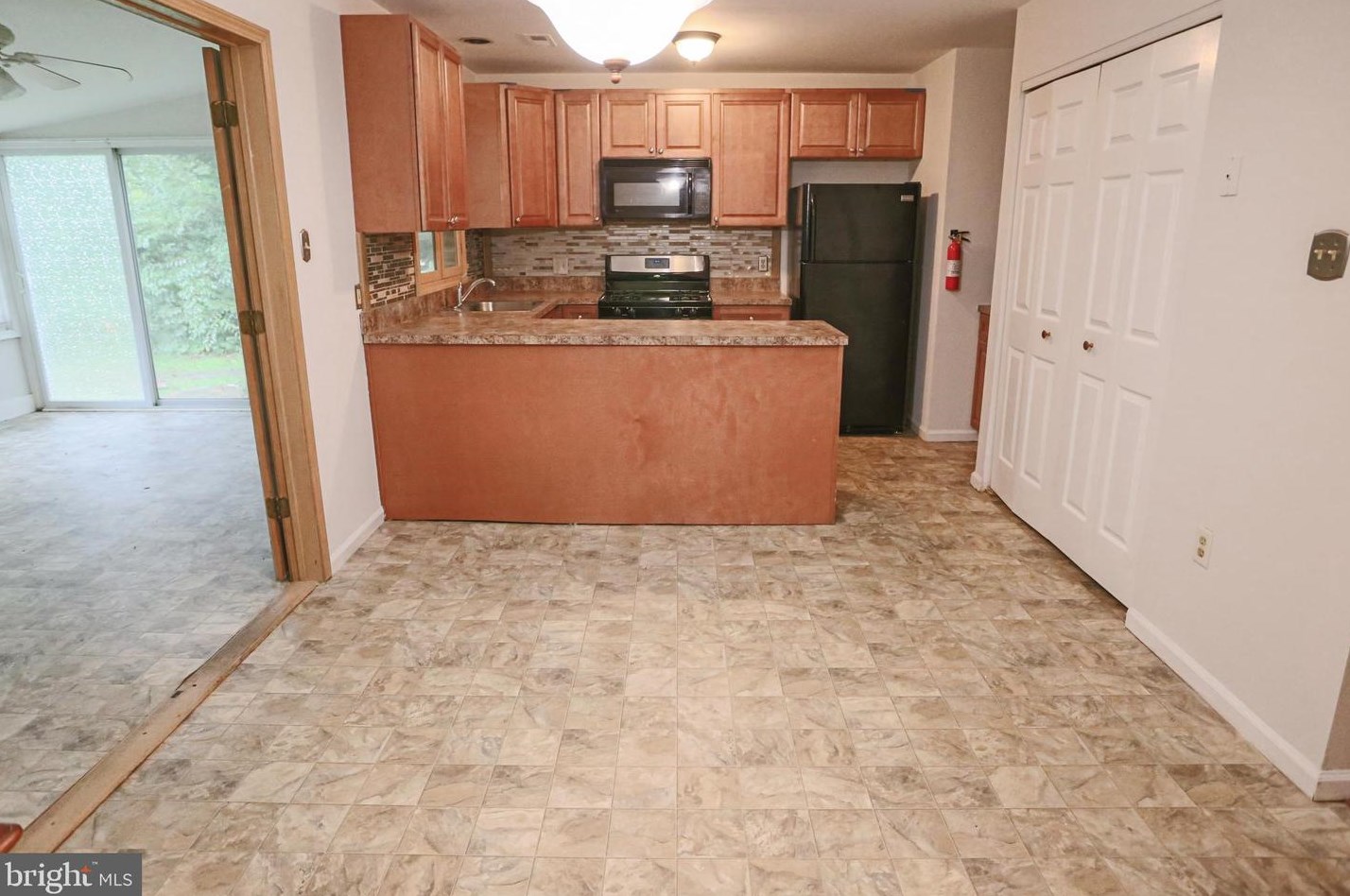 15 Cohanzick Ct, Tuckerton NJ  08087-3019 exterior