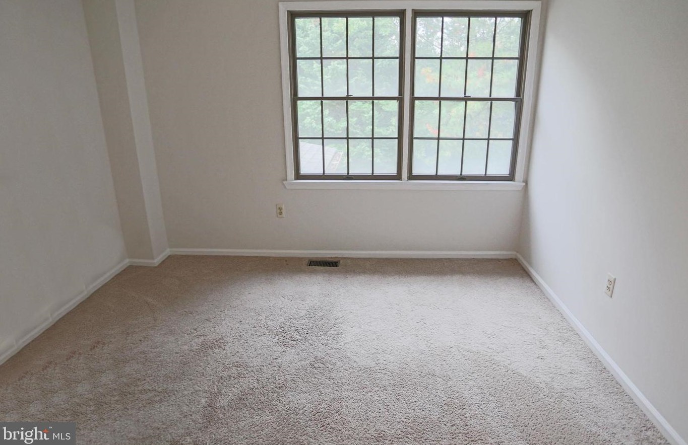 15 Cohanzick Ct, Tuckerton NJ  08087-3019 exterior