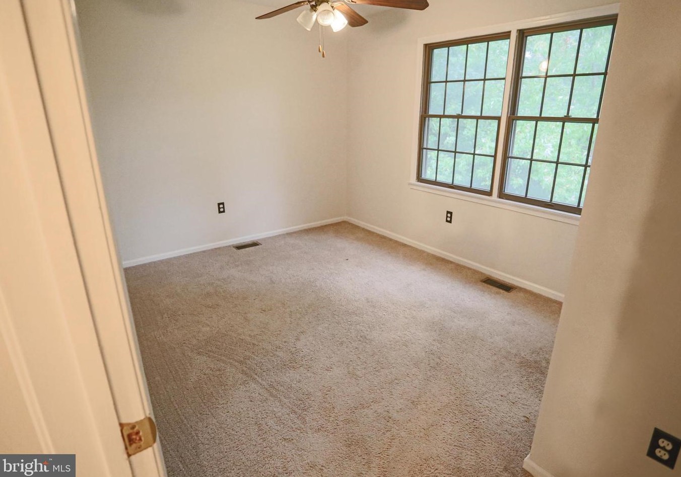 15 Cohanzick Ct, Tuckerton NJ  08087-3019 exterior