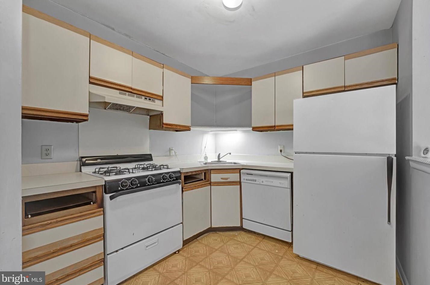 204 Winged Foot Ct, Tuckerton NJ 08087-3001 exterior