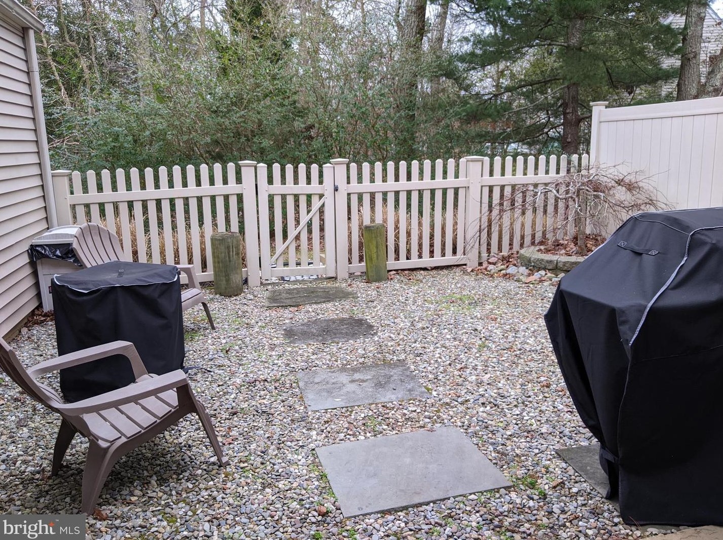 7 Pin Oak Ln, Tuckerton NJ  08087-1853 exterior