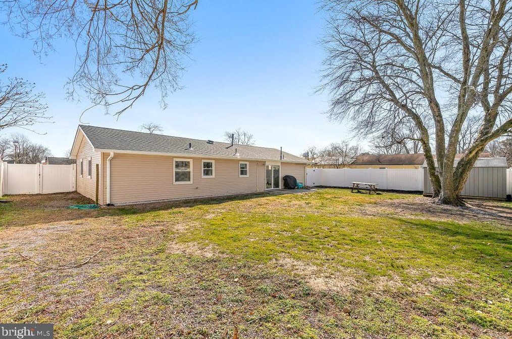 403 5th St, Waretown NJ  08758-2917 exterior