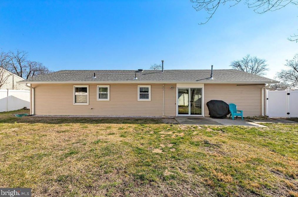 403 5th St, Waretown NJ  08758-2917 exterior