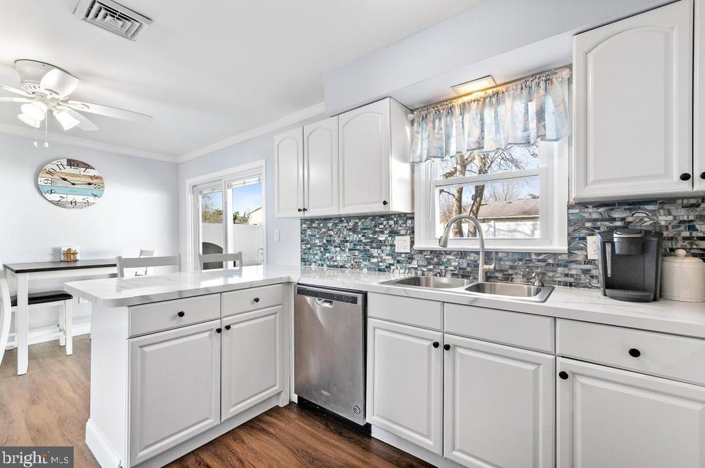 403 5th St, Waretown NJ  08758-2917 exterior