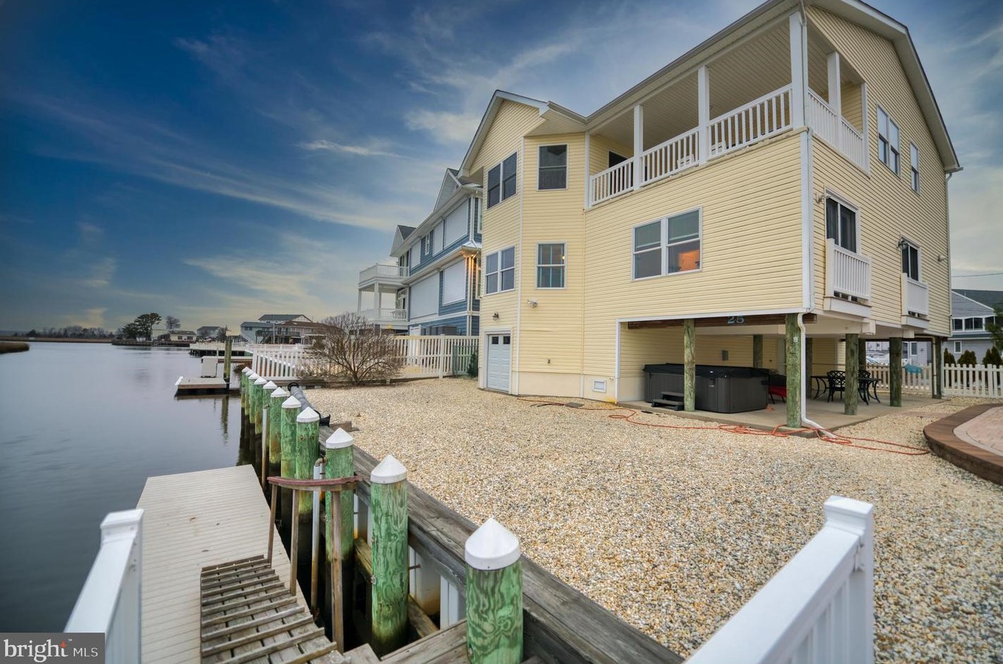 25 Schuylkill Rd, Tuckerton NJ  08087-1127 exterior